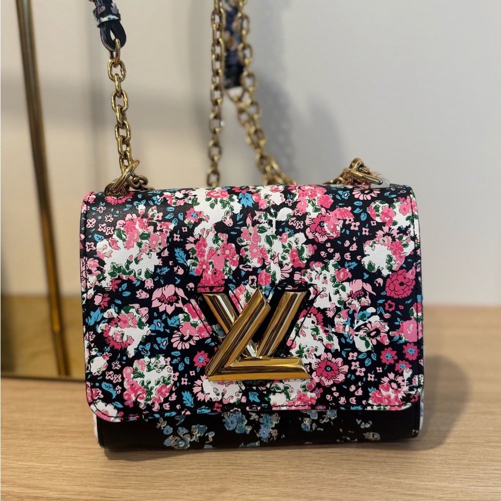 Louis Vuitton limited edition floral twist bag - Picture 10 of 16